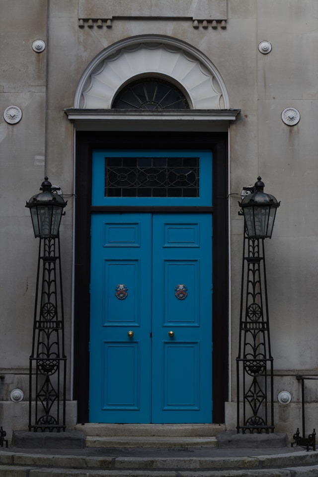 Porte da ingresso a Cinzano